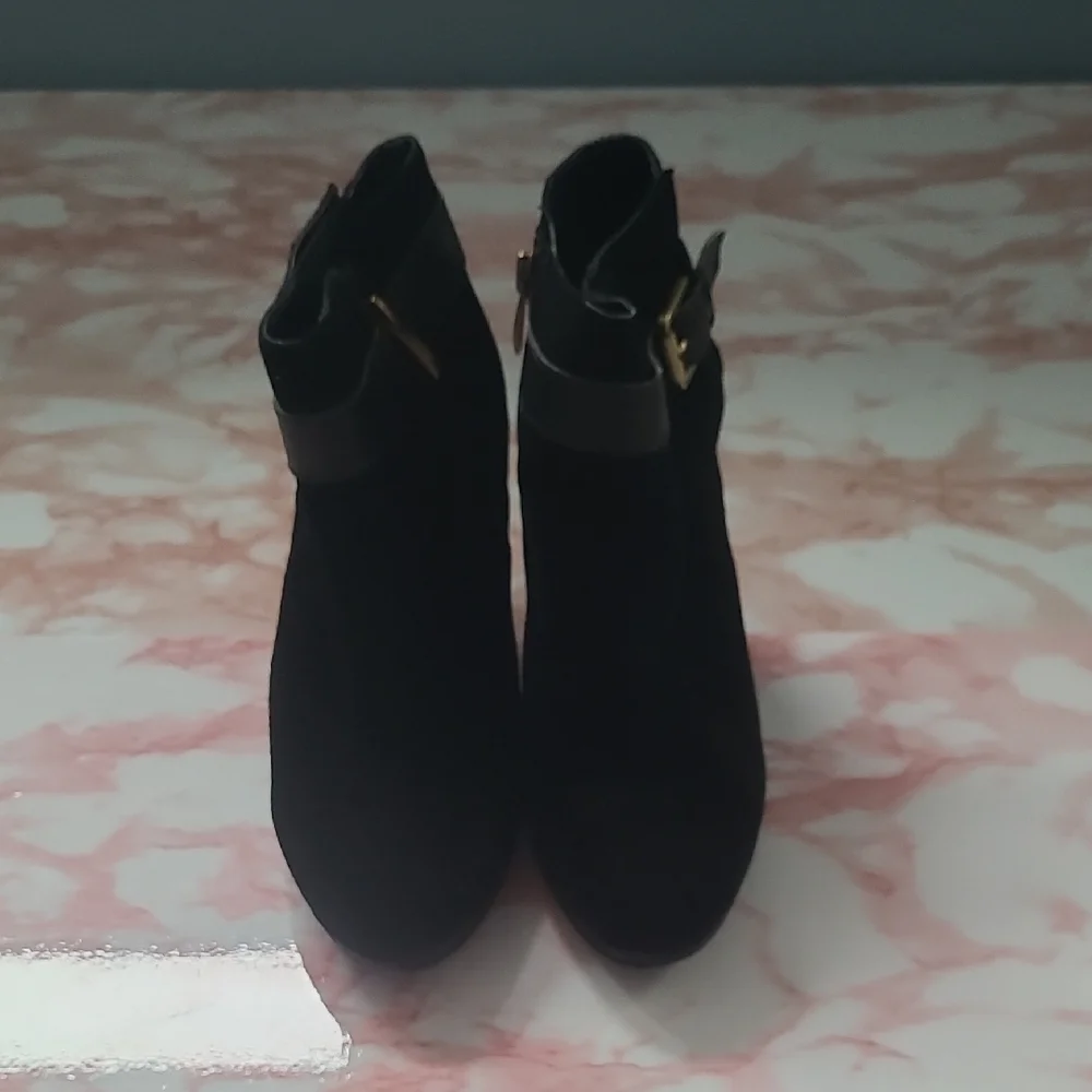 EUC Franco Sarto Idrina Black Suede Ankle Boots Gold Straps Sz 7.5M
